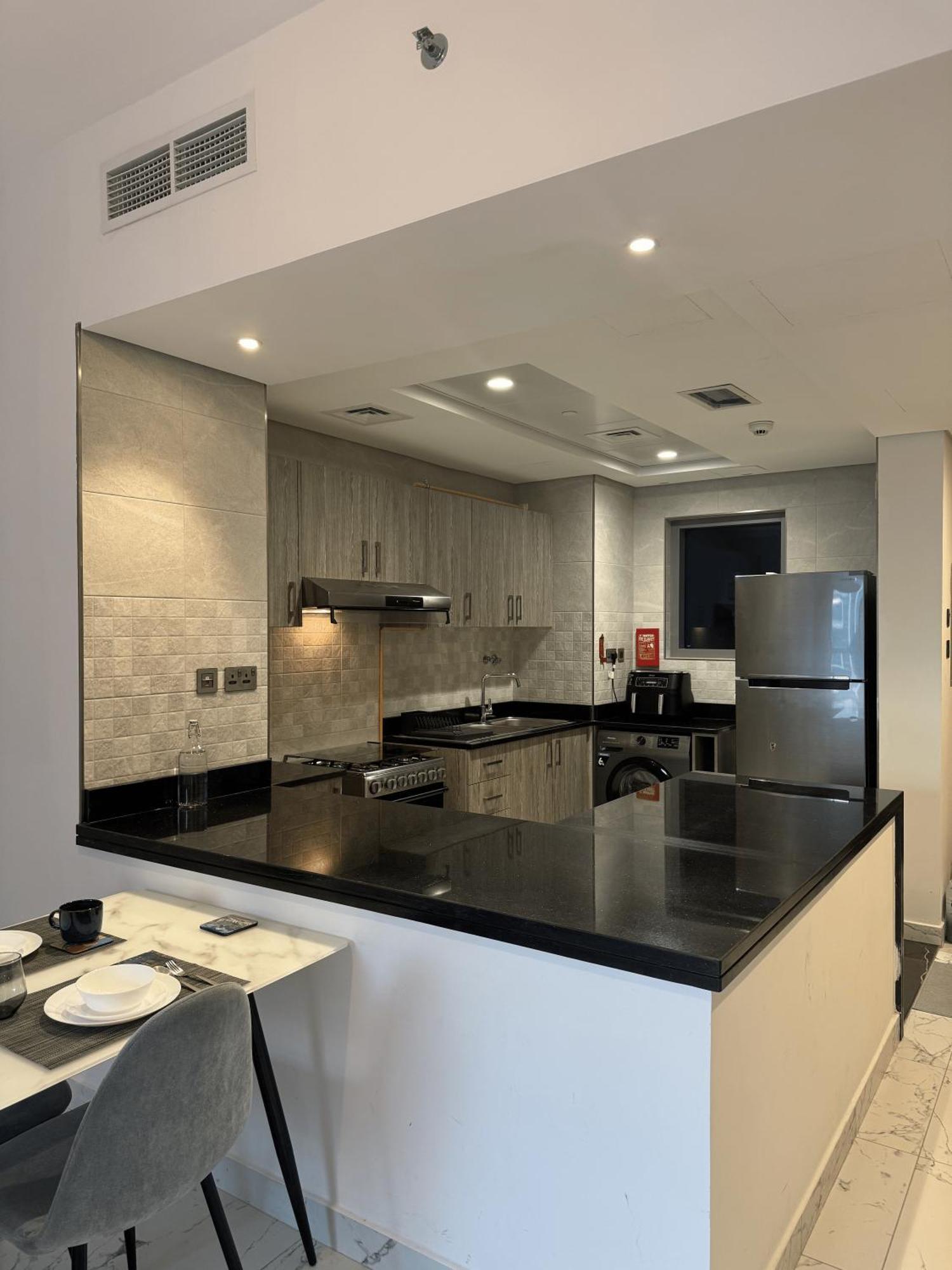 Luxury 1br Apartment, Yas Island Alzeina ,near F1 Circuit Appartement *